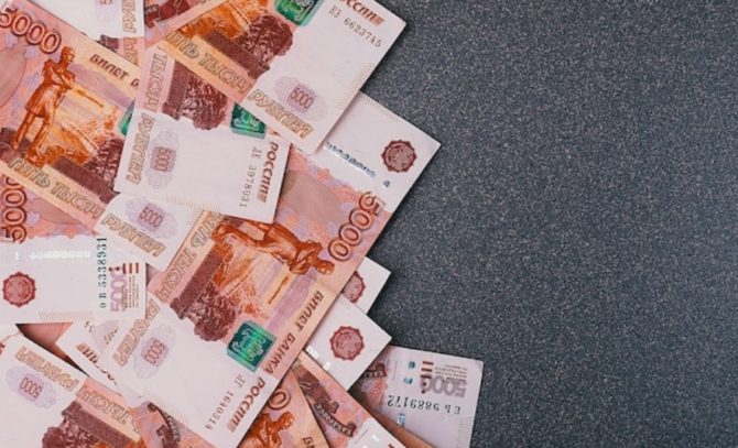 В Соликамске продавец  — консультант вела двойную бухгалтерию   с целью личного обогащения.